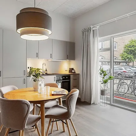 Chic Ground-floor In Midtown Appartement Århus
