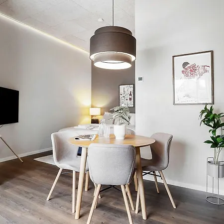 Chic Ground-floor In Midtown Appartement *