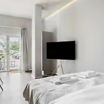 Chic Ground-floor In Midtown *