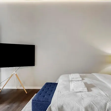 Chic Ground-floor In Midtown Apartment Århus